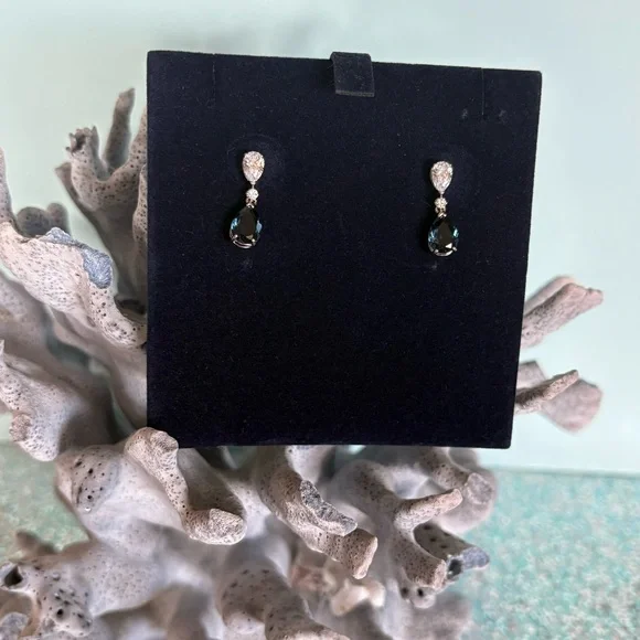 Rare Swarovski Blue Pear-Cut And Clear Crystals Vintage Drop Earrings 19mm - Picture 13 of 16